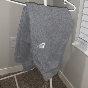 GREY NIKE JOGGERS
